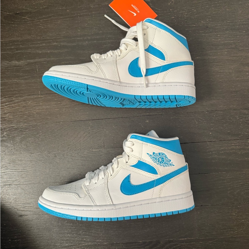 New Jordan 1 mid 
UNC WOMENS SIZE 7